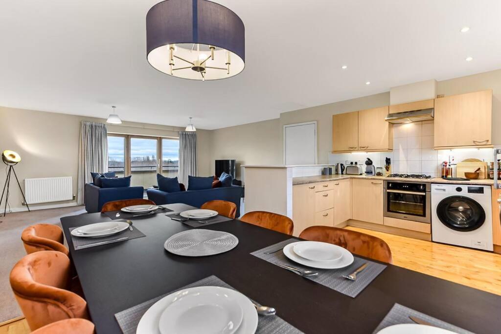 Large Group & Contractor Booking! Duplex W/Parking Milton Keynes Exteriér fotografie