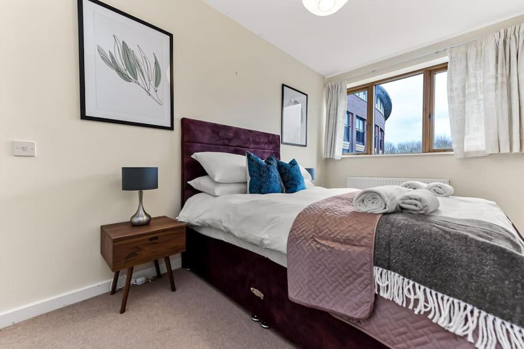 Large Group & Contractor Booking! Duplex W/Parking Milton Keynes Exteriér fotografie