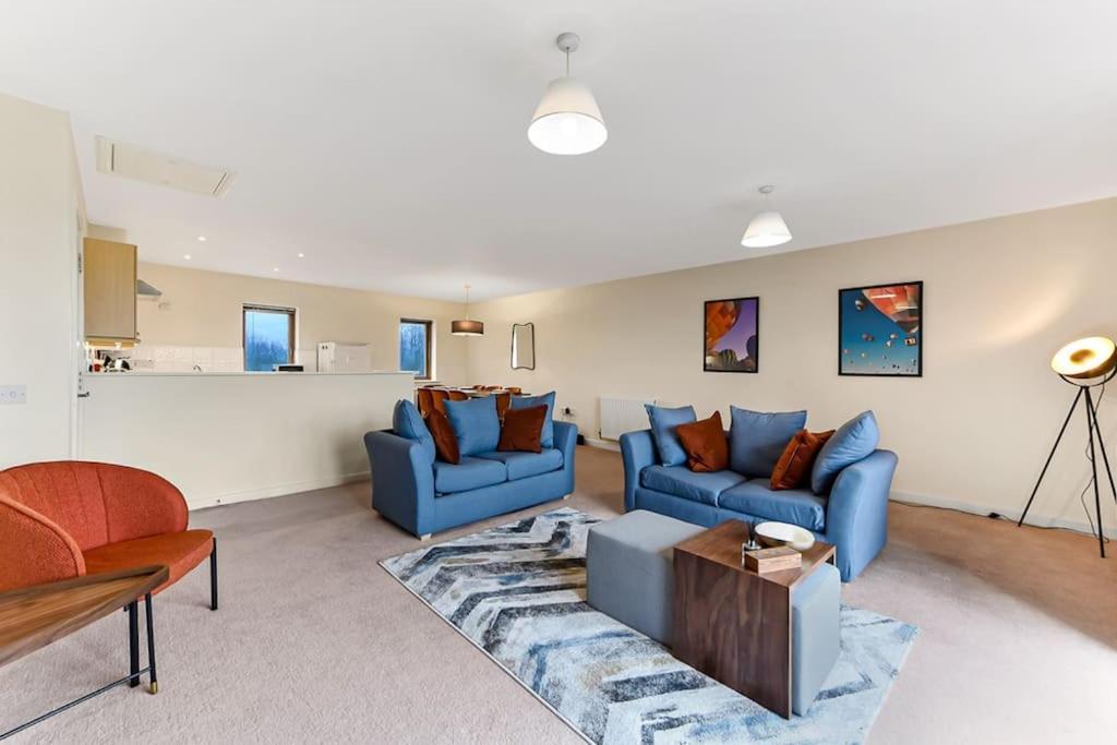 Large Group & Contractor Booking! Duplex W/Parking Milton Keynes Exteriér fotografie