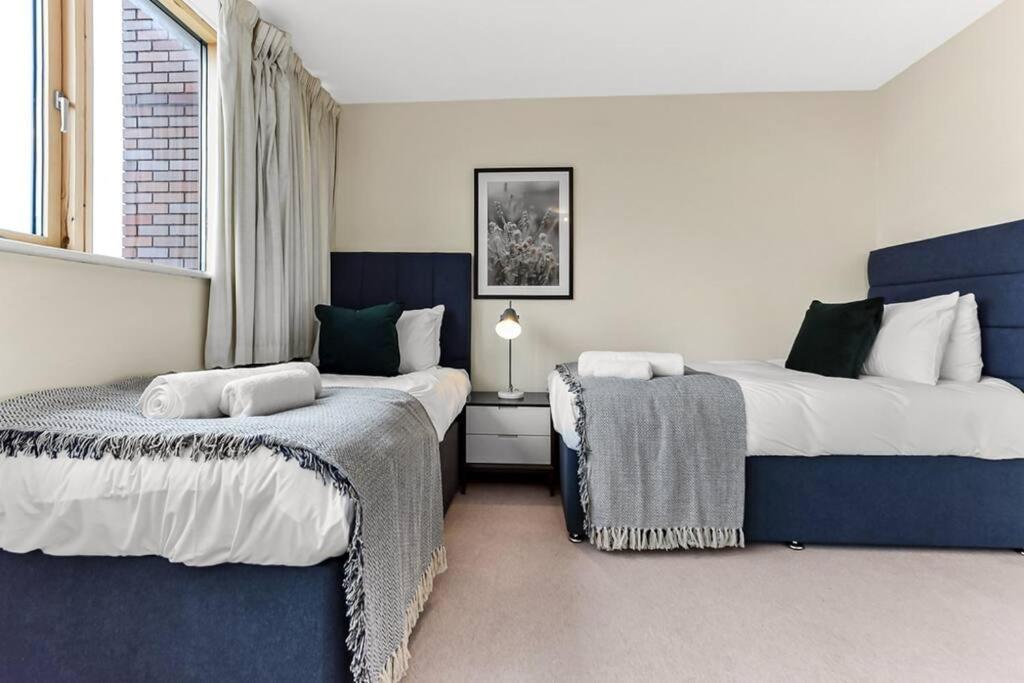 Large Group & Contractor Booking! Duplex W/Parking Milton Keynes Exteriér fotografie